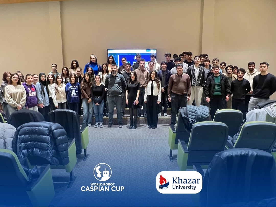 Xəzər Universitetində robot yarışına dair təqdimat və müzakirələr